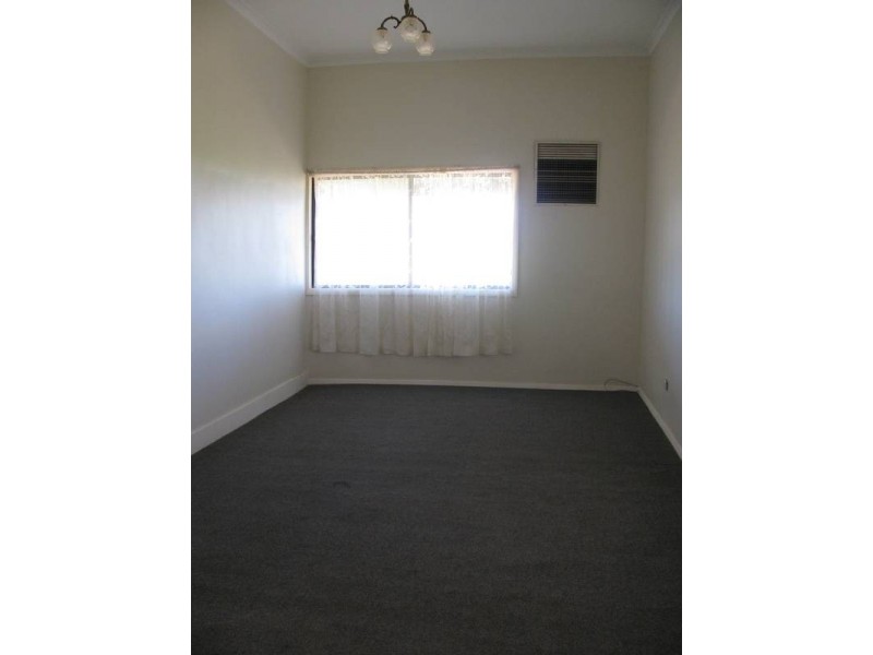 74 Sixth Street, Birdwoodton VIC 3505