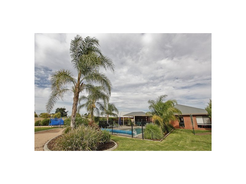 28 Wadsworth Drive, Gol Gol NSW 2738