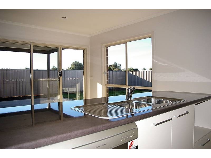 2/48 Begg Court, Red Cliffs VIC 3496
