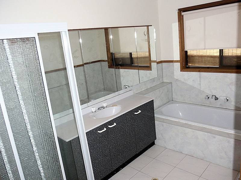 12a Westcliffs Avenue, Red Cliffs VIC 3496