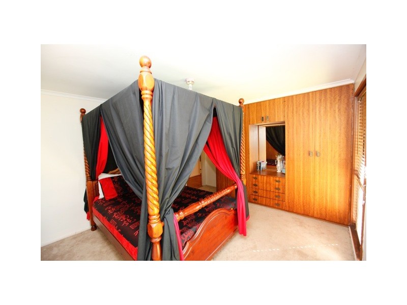 11 Robyn Court, Irymple VIC 3498