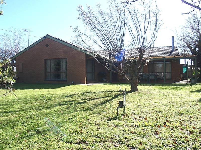8 Karingal Court, Irymple VIC 3498