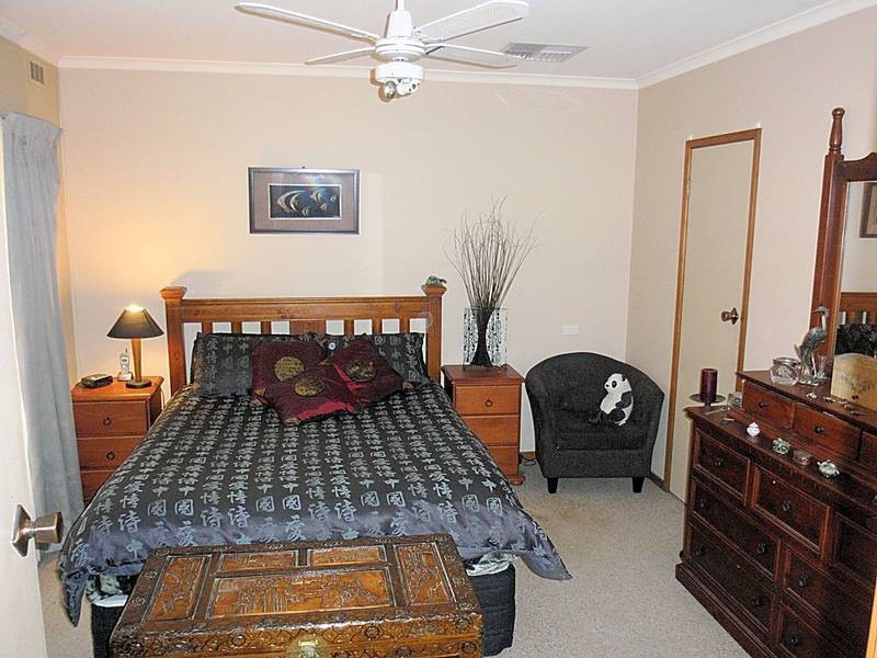 8 Karingal Court, Irymple VIC 3498