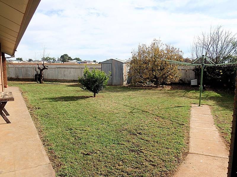 8 Karingal Court, Irymple VIC 3498