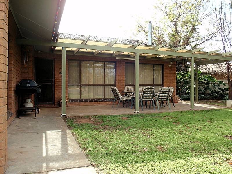 8 Karingal Court, Irymple VIC 3498
