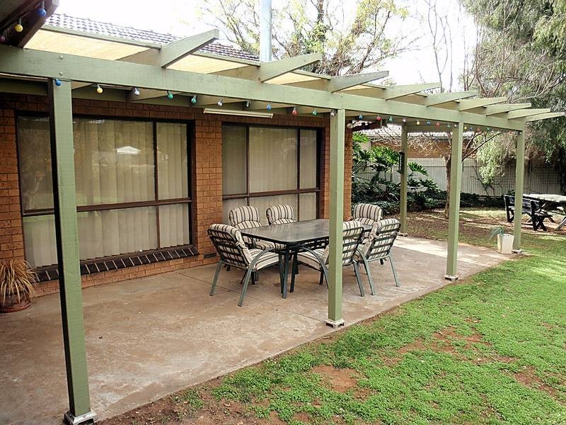 8 Karingal Court, Irymple VIC 3498