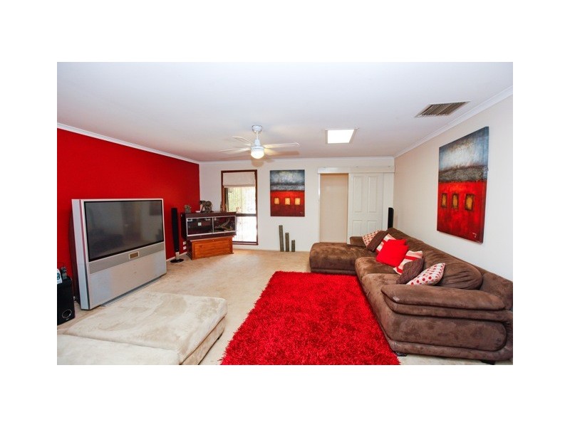 11 Robyn Court, Irymple VIC 3498