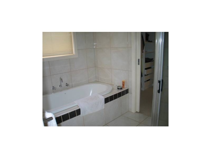 15 Cherry Avenue, Mildura VIC 3500