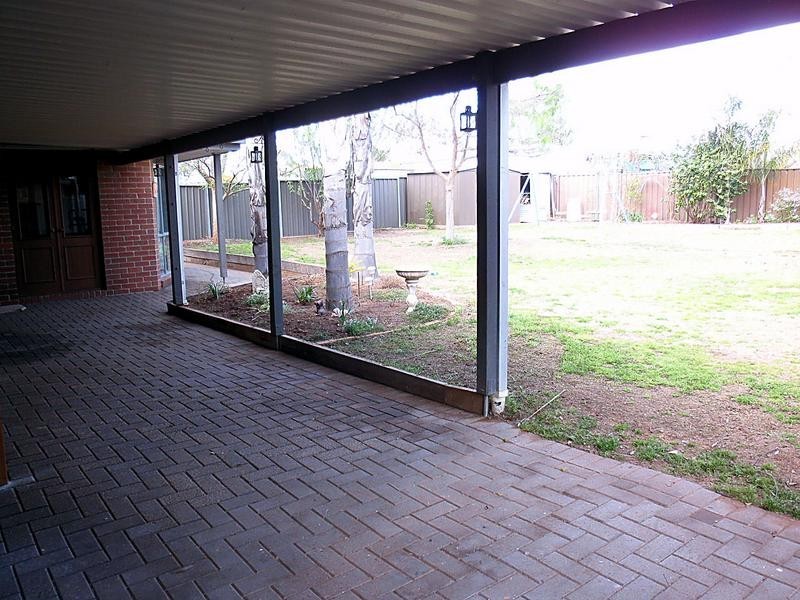 8 Chaffey Park Drive West, Merbein VIC 3505