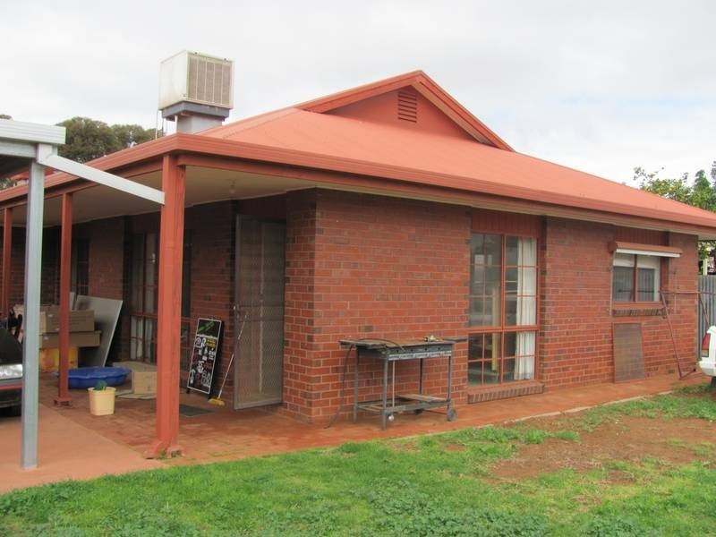 1/8 Whittaker Crescent, Red Cliffs VIC 3496