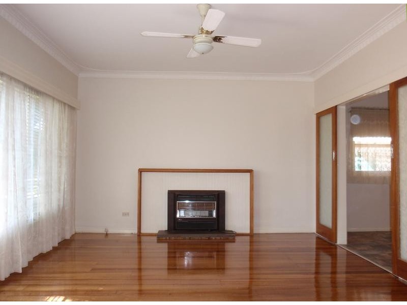 8 Barry Avenue, Mildura VIC 3500