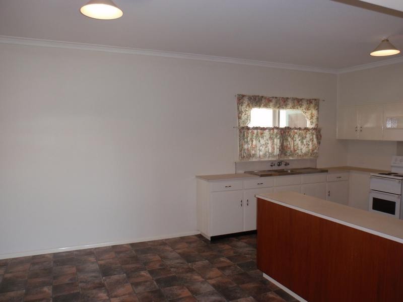 8 Barry Avenue, Mildura VIC 3500