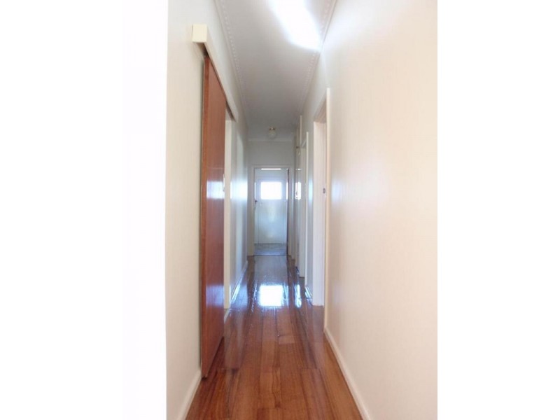 8 Barry Avenue, Mildura VIC 3500