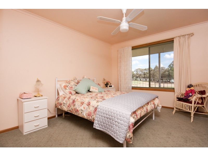 76 Sturt Highway, Buronga NSW 2739
