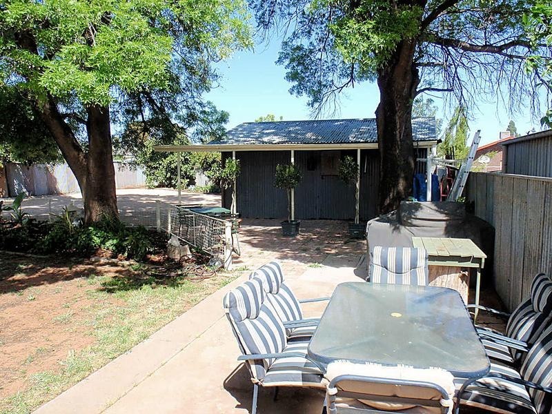 16 Neilpo Street, Dareton NSW 2717
