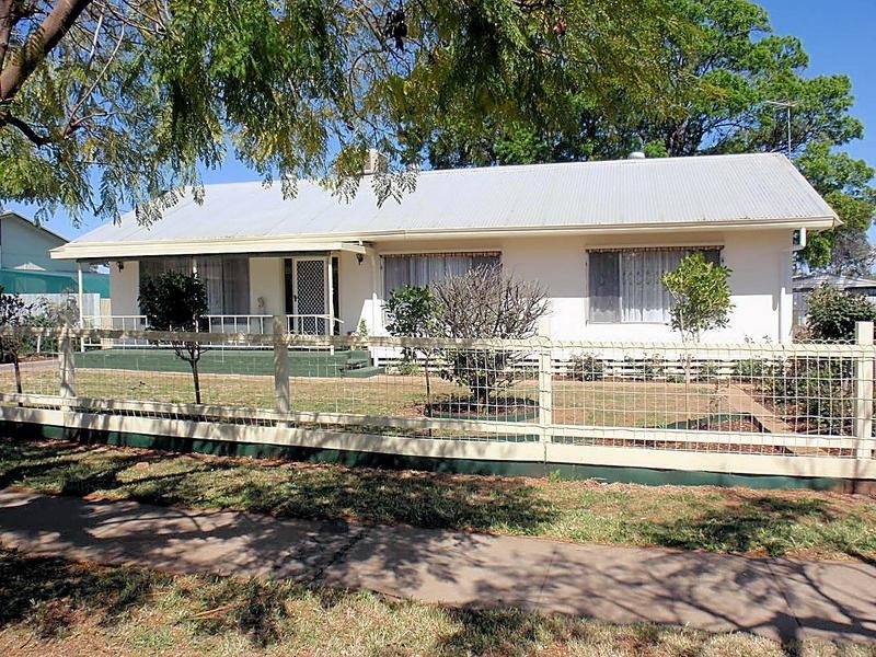 16 Neilpo Street, Dareton NSW 2717