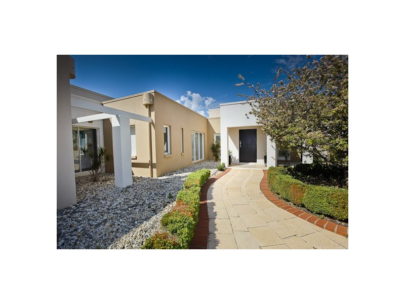 12 Lakeside Drive, Mildura VIC 3500