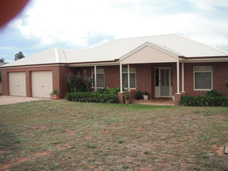 65 Summer Drive, Buronga NSW 2739