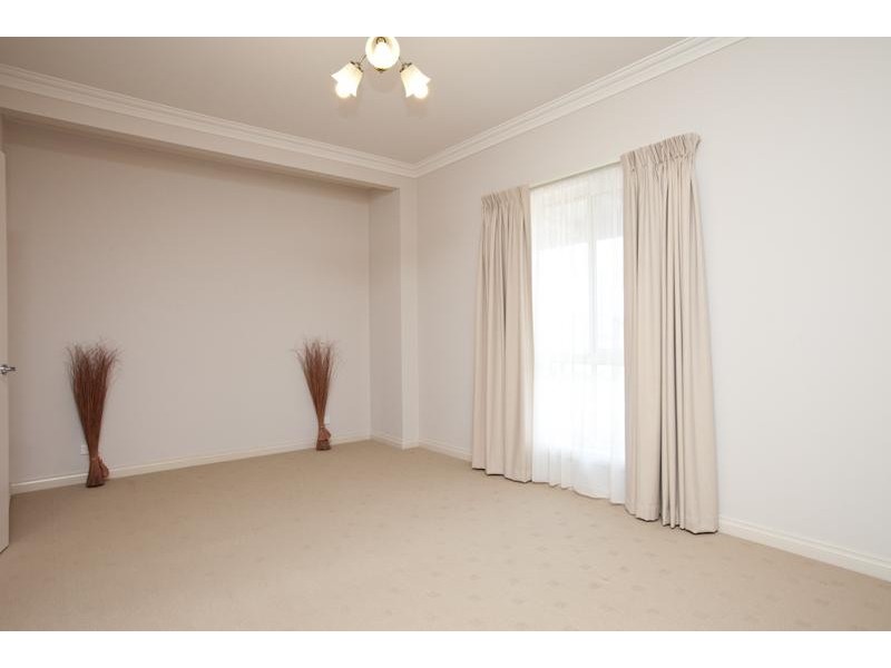 8 Forrester Court, Nichols Point VIC 3501