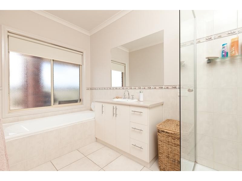 8 Forrester Court, Nichols Point VIC 3501