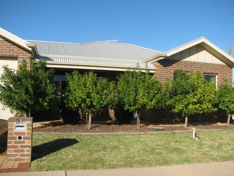 37 Carfora Drive, Mildura VIC 3500
