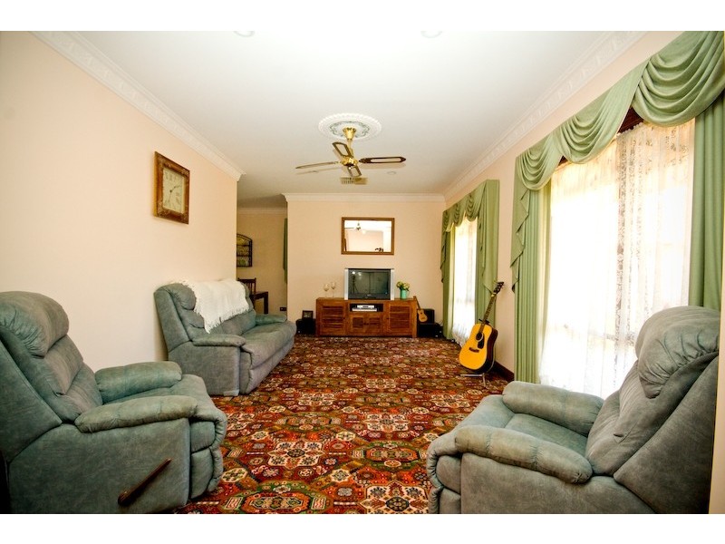 4 Damien Court, Mildura VIC 3500