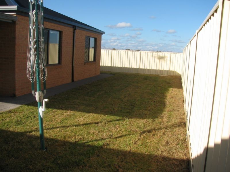 14 Summer Drive, Buronga NSW 2739