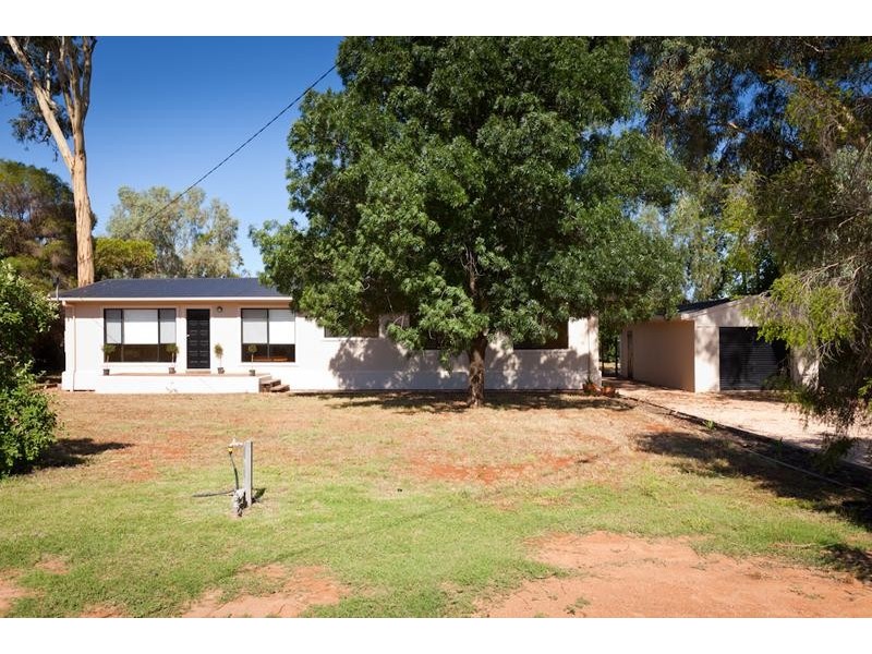 687 Cureton Avenue, Nichols Point VIC 3501