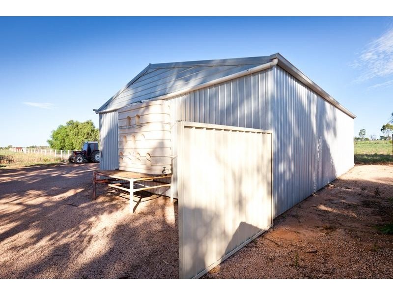 3350 Deakin Avenue, Mildura South VIC 3501