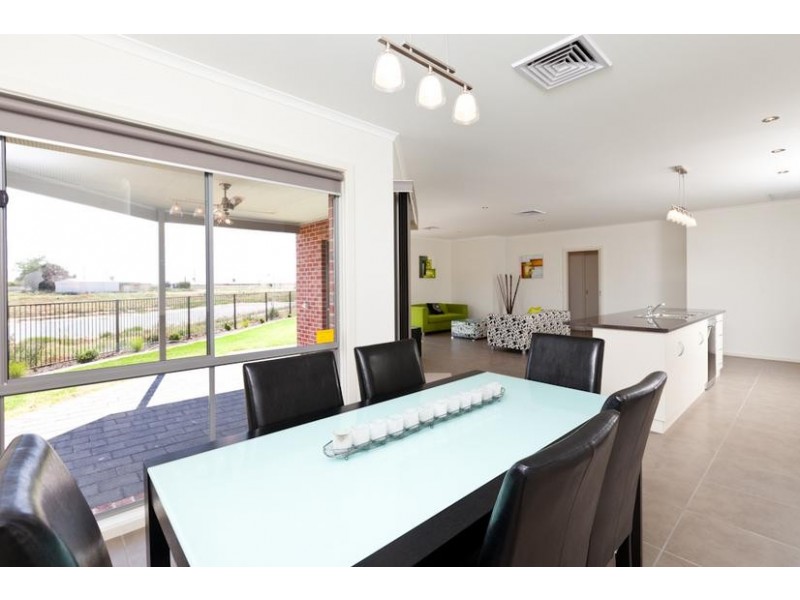 16 John Monash Boulevard, Mildura VIC 3500