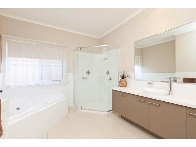 10 Marziano Drive, Mildura VIC 3500