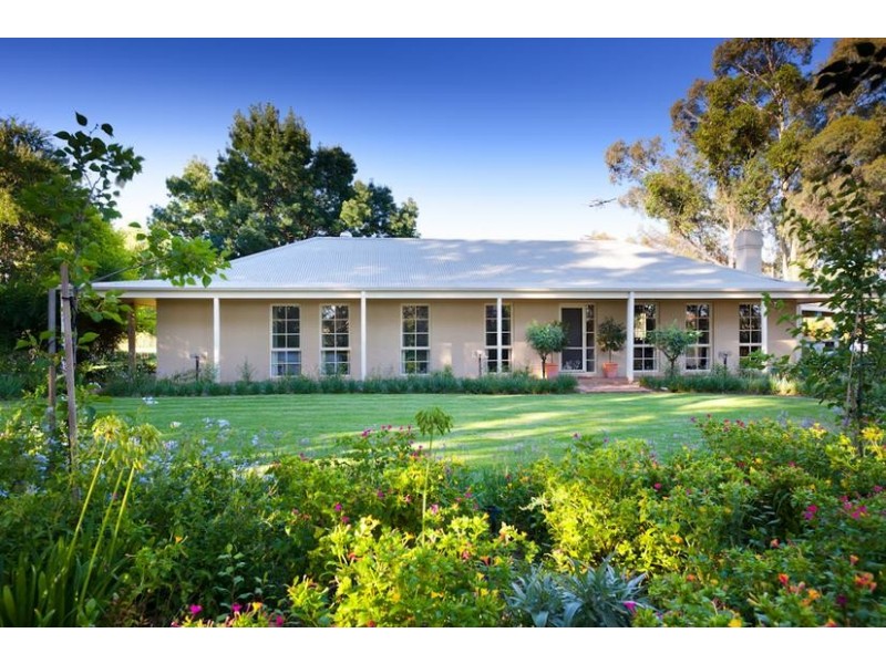 595 Cureton Avenue, Nichols Point VIC 3501