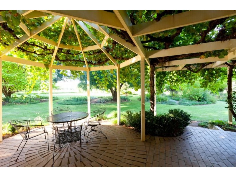 595 Cureton Avenue, Nichols Point VIC 3501