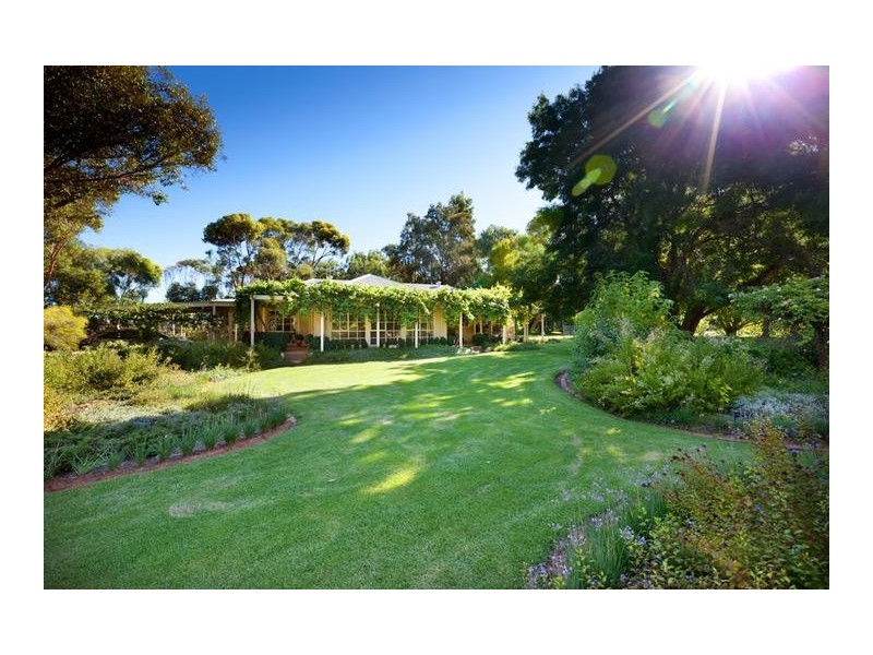 595 Cureton Avenue, Nichols Point VIC 3501