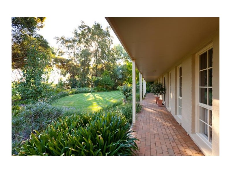 595 Cureton Avenue, Nichols Point VIC 3501