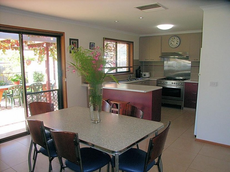 12 Le Pedeleure Avenue, Mildura VIC 3500