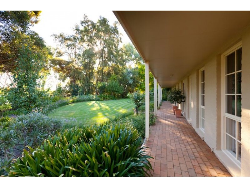 595 Cureton Avenue, Nichols Point VIC 3501