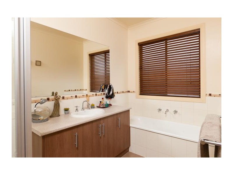 4 Reuben Lock Court, Mildura VIC 3500