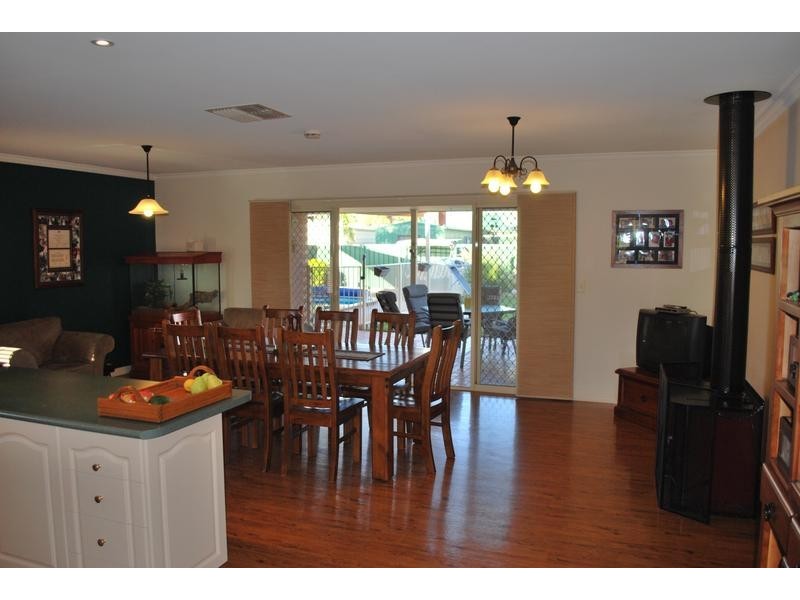 8 James Cook Drive, Mildura VIC 3500