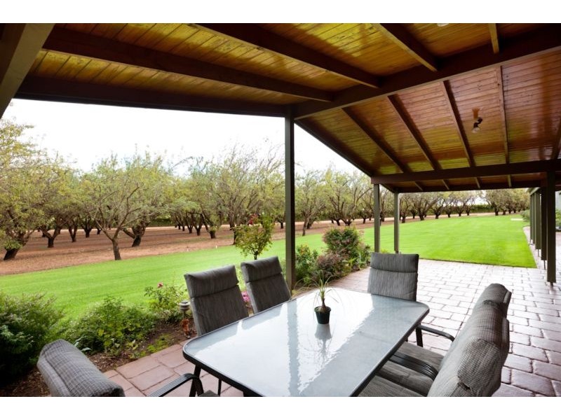 255 Dumosa St, Red Cliffs VIC 3496