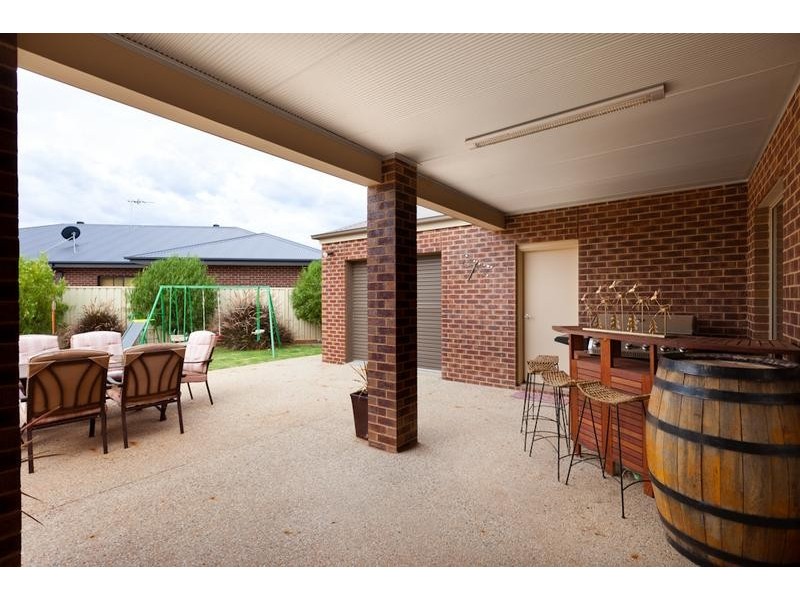 4 Reuben Lock Court, Mildura VIC 3500