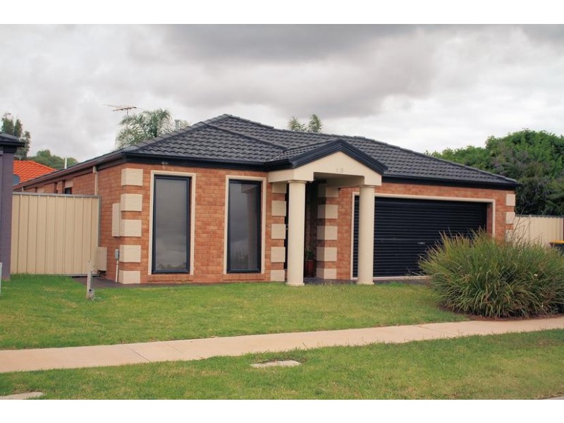 19 Alessi Rise, Mildura VIC 3500