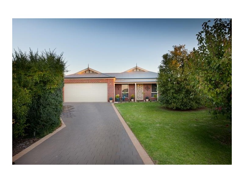 84 Summer Drive, Buronga NSW 2739