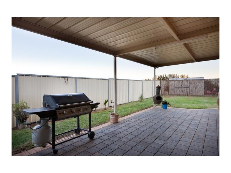 84 Summer Drive, Buronga NSW 2739