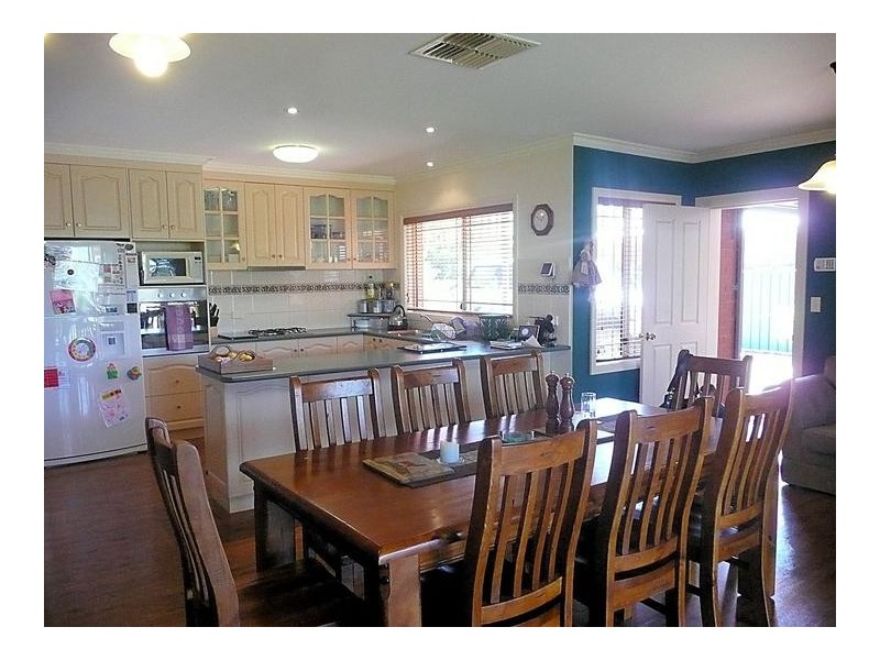 8 James Cook Drive, Mildura VIC 3500