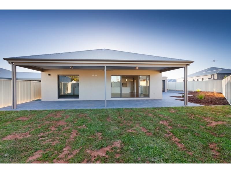 14 Nicholas Avenue, Mildura VIC 3500