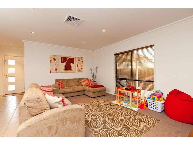 8B Dawn Avenue, Gol Gol NSW 2738