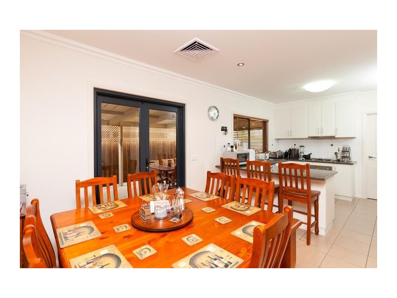 8B Dawn Avenue, Gol Gol NSW 2738