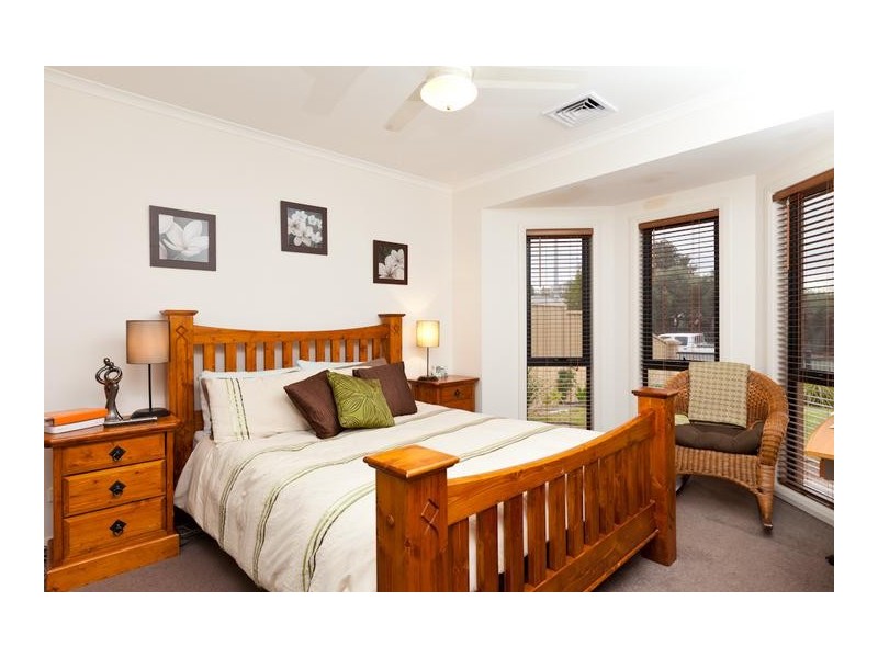 8B Dawn Avenue, Gol Gol NSW 2738