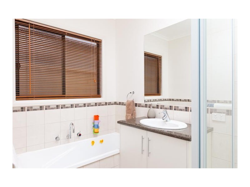 8B Dawn Avenue, Gol Gol NSW 2738